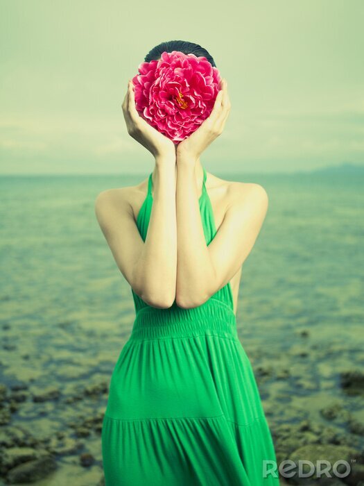 Fototapete Frau mit Blumen am Gesicht