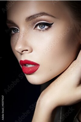 Fototapete Frau mit makellosem Make-up