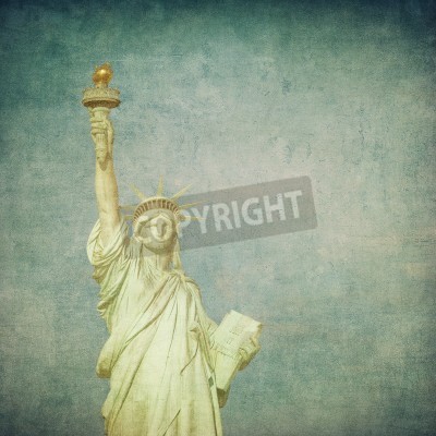 Fototapete Freiheitsstatue auf einem zerrissenen Hintergrund