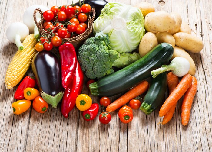 Fototapete Frisches Gemüse auf dem Tisch