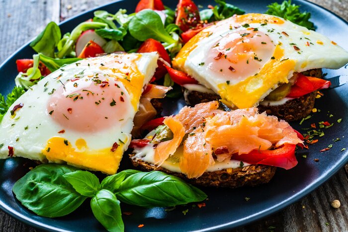 Fototapete Frühstück mit Toast und Gemüse