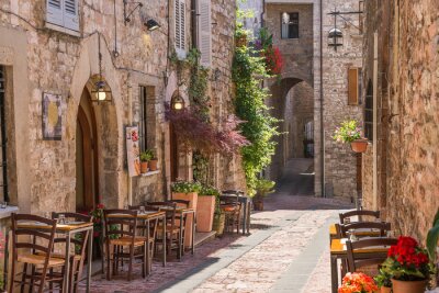 Fototapete Gasse in Italien mit Restaurants