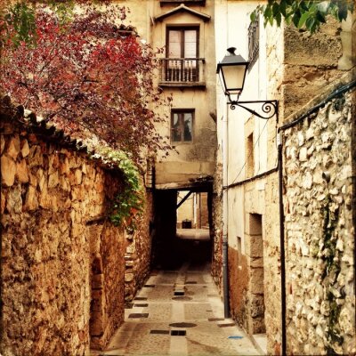 Fototapete Gasse in Spanien im Herbst