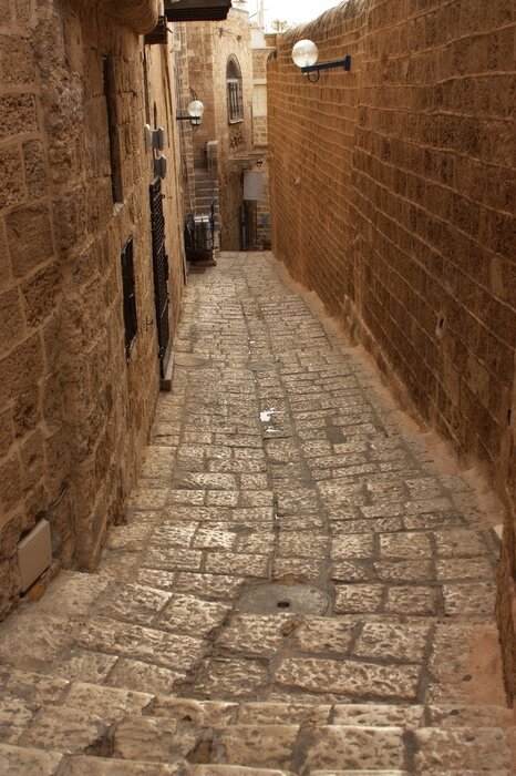 Fototapete Gasse mit Laternen in Israel