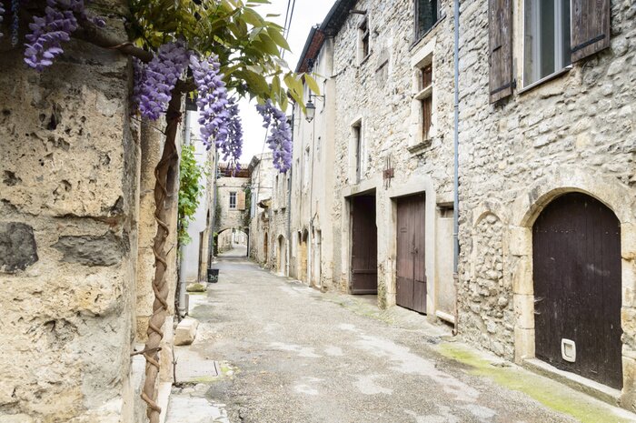 Fototapete Gasse zwischen alten Häusern