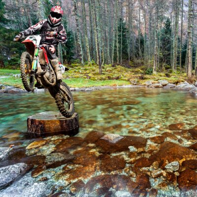 Fototapete Geländemotorrad auf dem Fluss