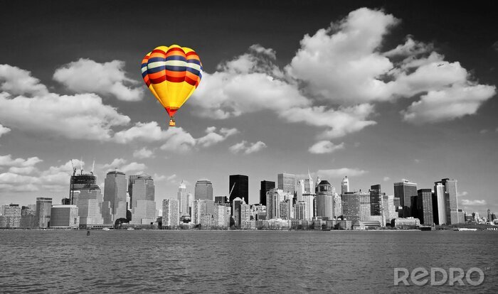 Fototapete Gelber Ballon vor dem Hintergrund von Manhattan