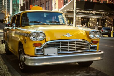 Fototapete Gelbes Auto auf der Straße