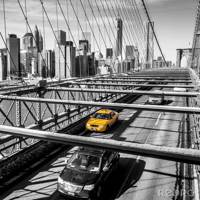 Fototapete Gelbes Fahrzeug auf Brooklyn Bridge