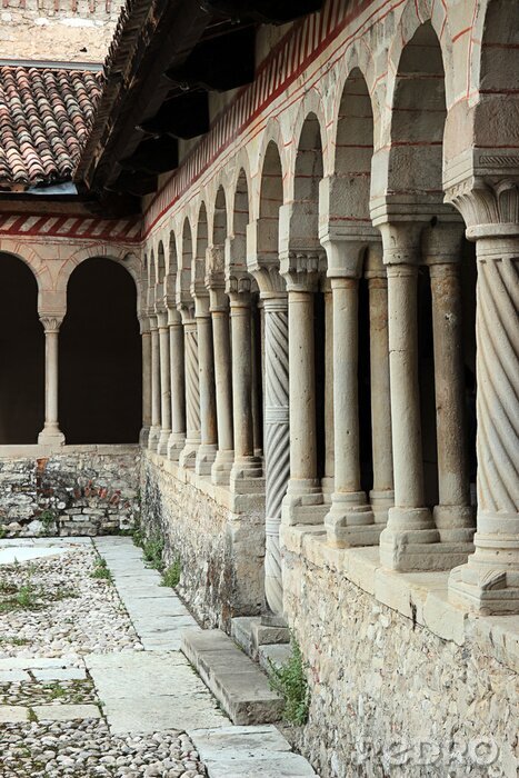 Fototapete Gemusterte alte Säulen