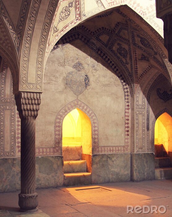 Fototapete Geschnitzte Säulen in Moschee