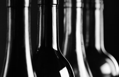 Fototapete Glänzende Weinflaschen
