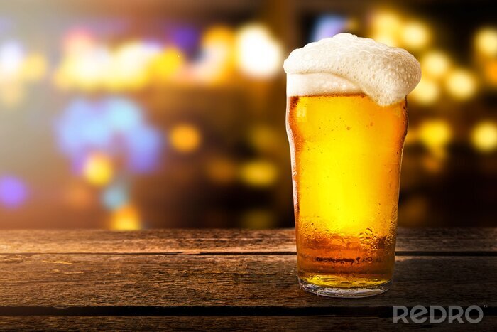 Fototapete Glas Bier in der Bar