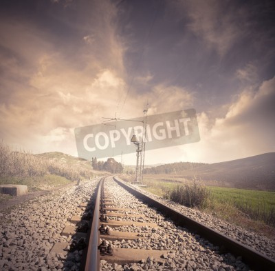 Fototapete Gleis ohne Zug im Nebel