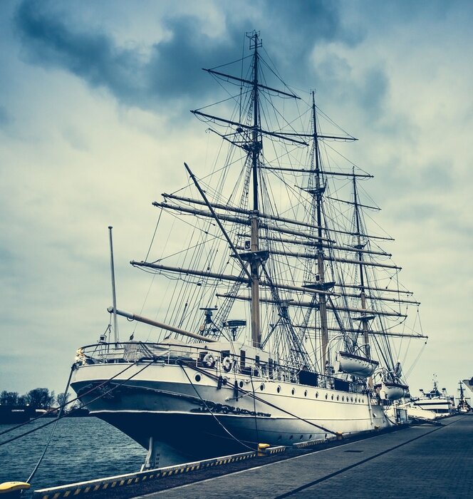 Fototapete Großes Segelschiff am Pier
