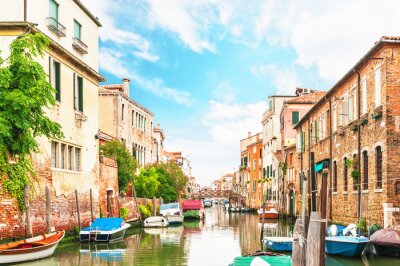 Fototapete Grünanlagen im venezianischen kanal