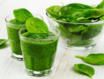 Fototapete Grünes Getränk aus Spinat