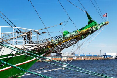 Fototapete Grünes Segelschiff am Pier