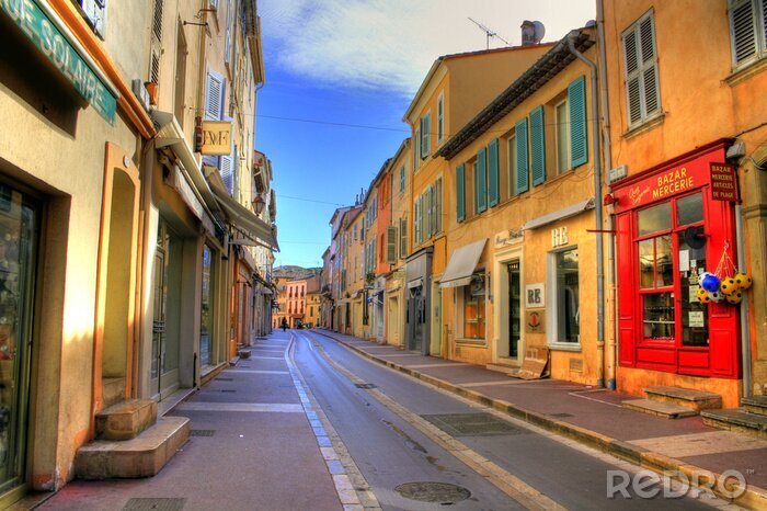 Fototapete Häuser bei Straße in Saint Tropez