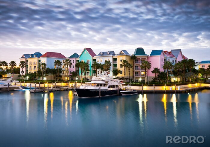 Fototapete Hafen mit Häusern und Palmen
