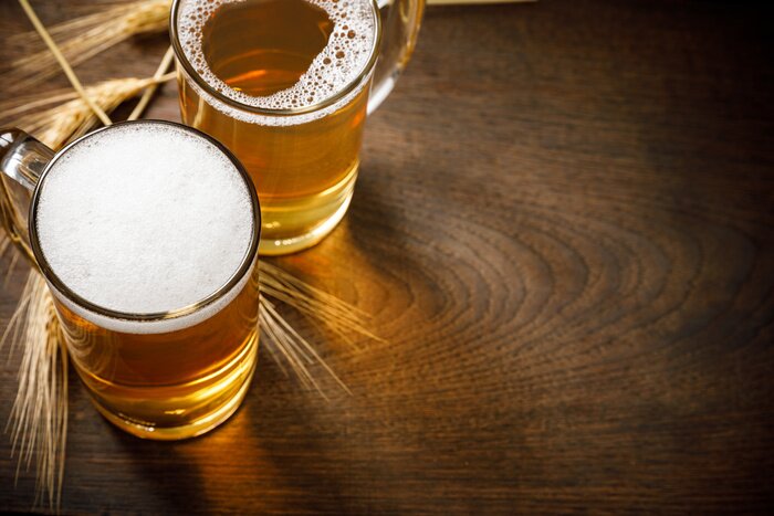 Fototapete Hausgemachtes Bier auf Holz