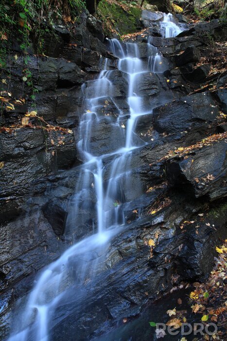 Fototapete Herbstlicher Wasserfall