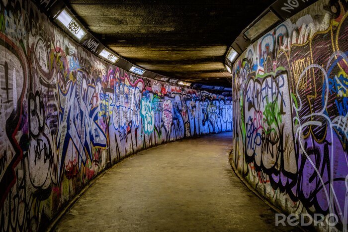 Fototapete Hip-Hop Graffiti im Tunnel