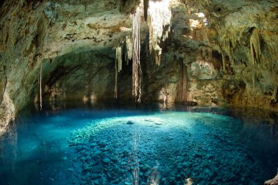 Fototapete Höhle mit klarem Wasser