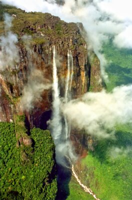 Fototapete Hohe Wasserfälle in Venezuela