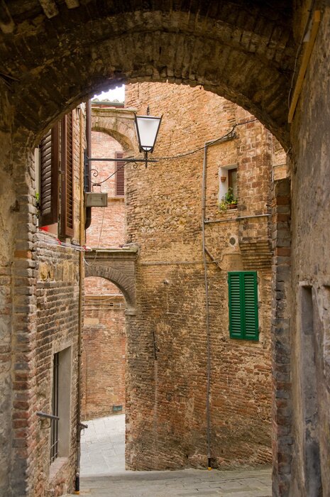 Fototapete Hoher steiniger Durchgang