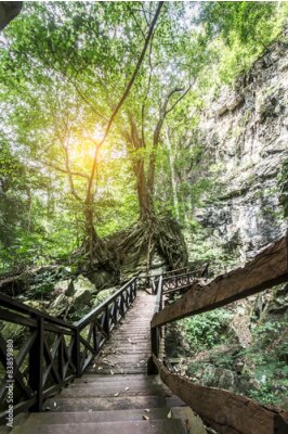 Fototapete Holzbrücke in Thailand
