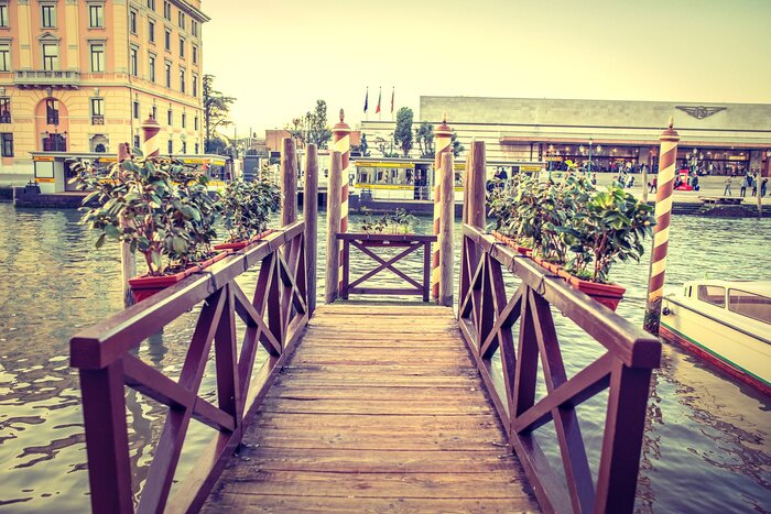 Fototapete Holzbrücke zum festmachen