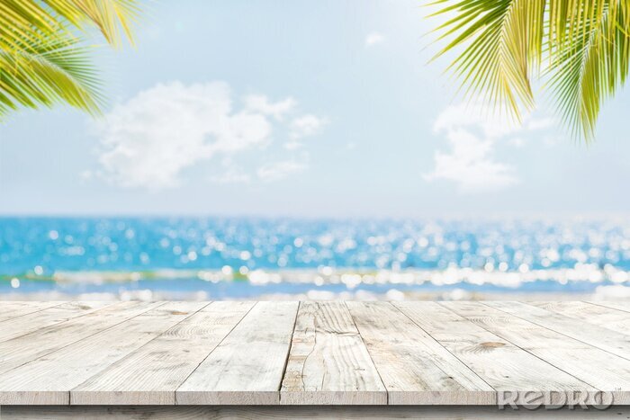 Fototapete Holzdeck auf dem Hintergrund des Meeres