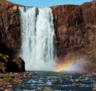 Fototapete Isländischer Wasserfall und Regenbogen