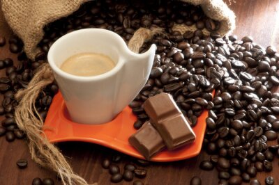 Fototapete Kaffeebohnen und Schokoladenwürfel
