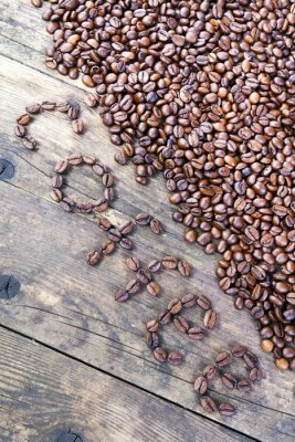 Kaffeemotiv und Aufschrift aus Bohnen