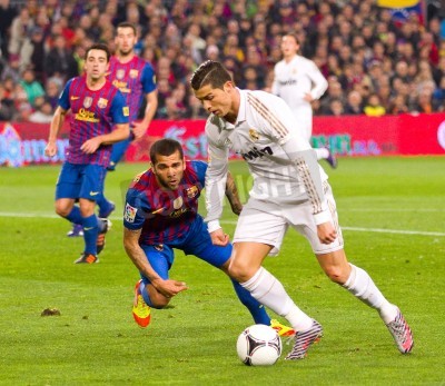 Fototapete Kampf um den Ball am Sportplatz