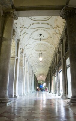 Fototapete Korridor im Palast mit Säulen