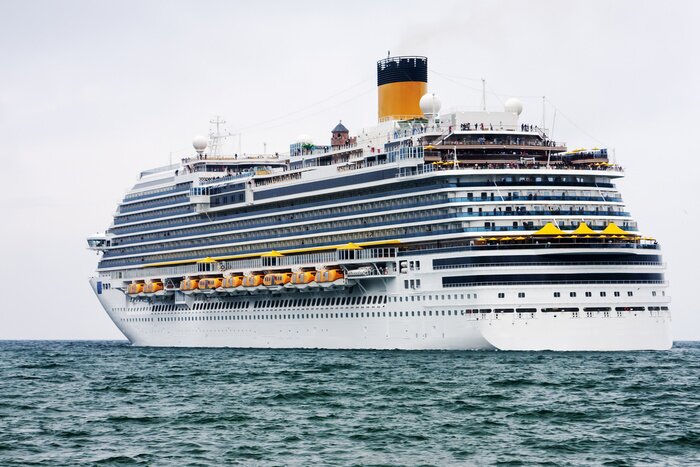 Fototapete Kreuzfahrtschiff mit Rettungsbooten