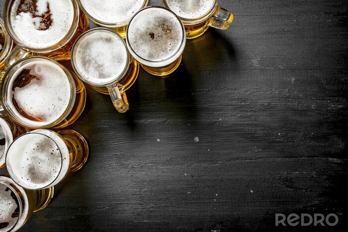 Fototapete Krüge und Gläser mit Bier