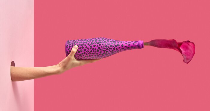 Fototapete Künstlerisch gegossener Wein