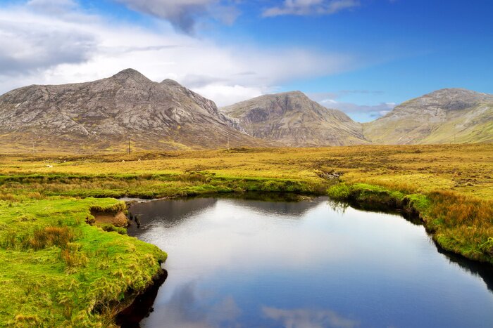 Fototapete Landschaft des Sees und der Berge in Irland