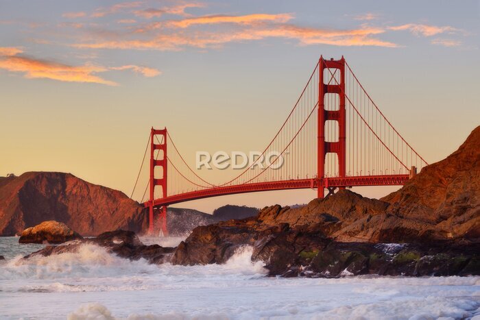 Fototapete Landschaft mit roter Brücke