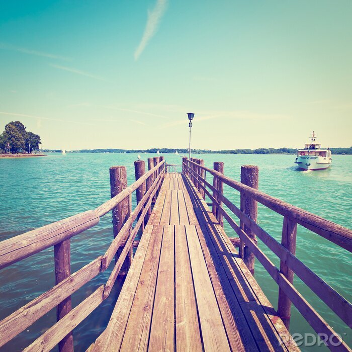 Fototapete Langer Holzsteg am See