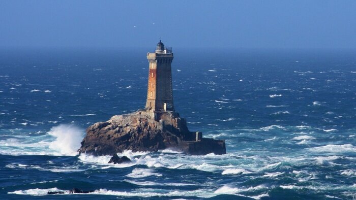 Fototapete Leuchtturm auf Felseninsel