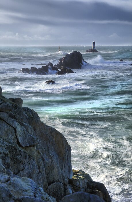 Fototapete Leuchtturm auf Meerfelsen