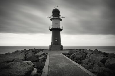 Fototapete Leuchtturm in schwarz-weißen Farben