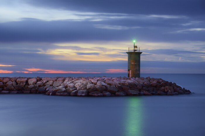 Fototapete Leuchtturm mit grünem Licht