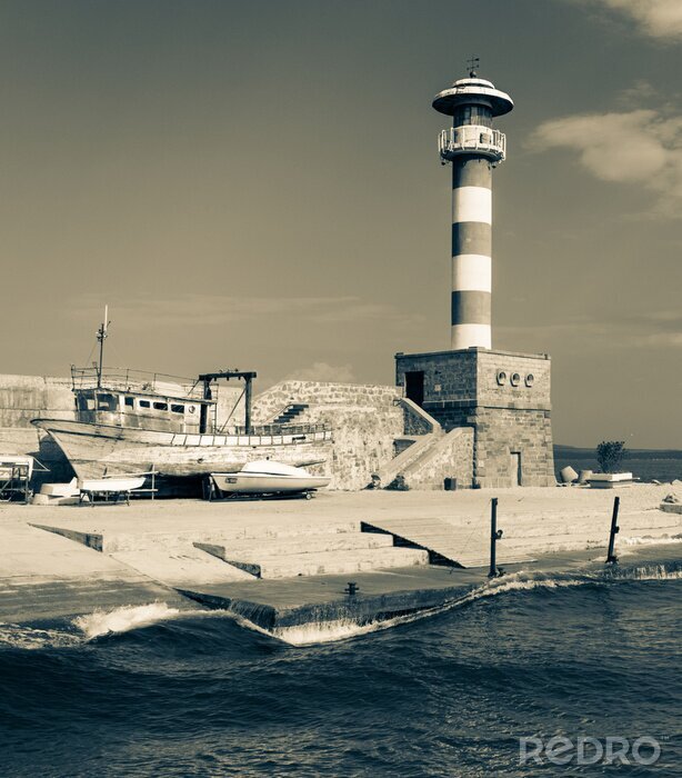 Fototapete Leuchtturm schwarz weiß auf Pier