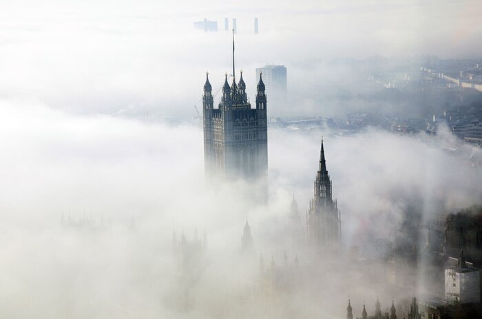 Fototapete Londons Architektur im Nebel